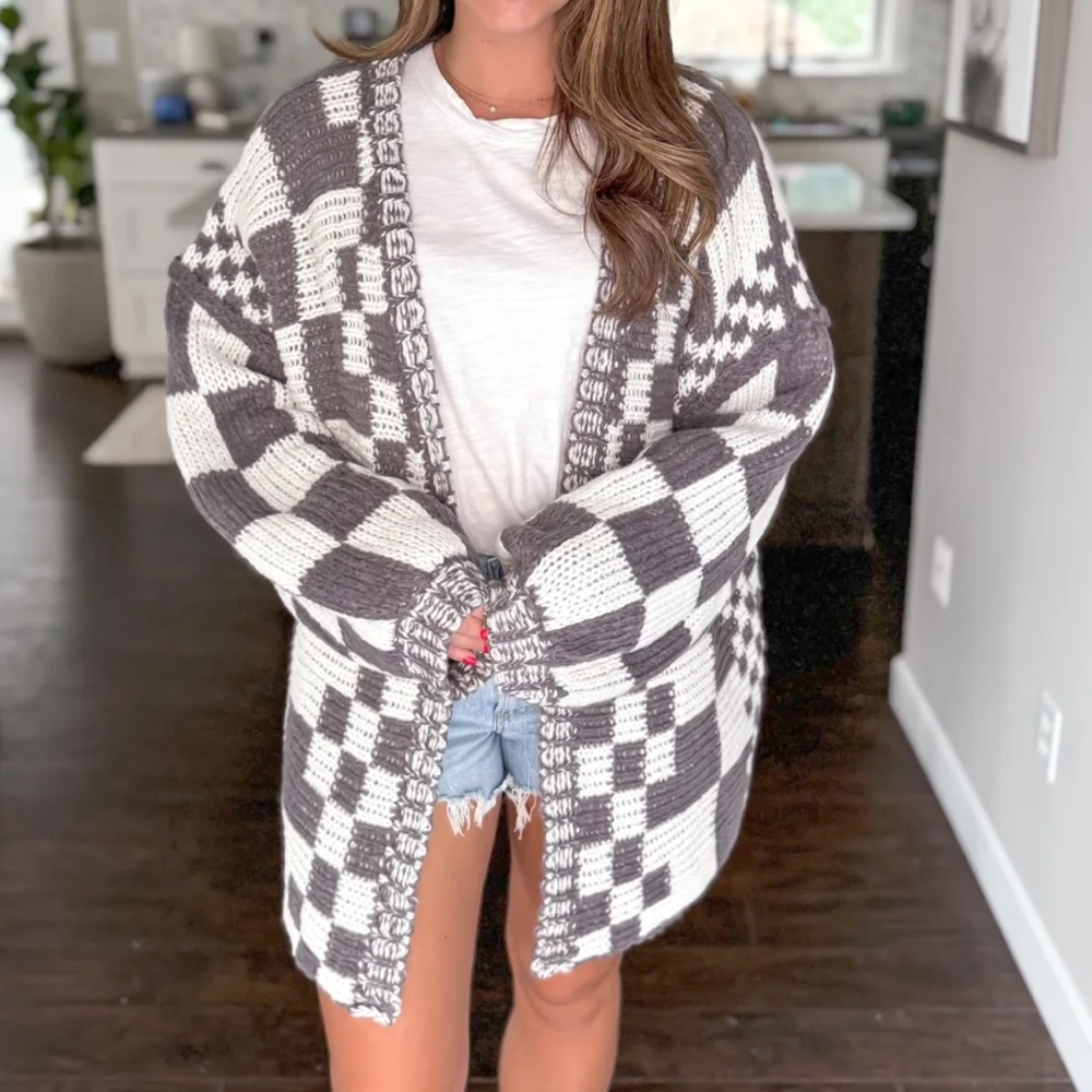 COZY OVERSIZED CHECKERED KNIT CARDIGAN CHARCOAL